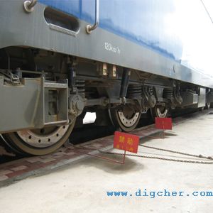 大功率牽引機車底盤清潔係統