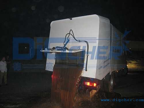 公鐵兩用(yòng)軌道清潔(jié)車排(pái)汙