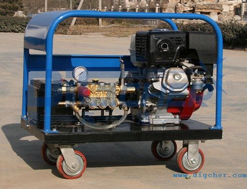 DI9018GM太陽能電池板移動清洗（xǐ）單機